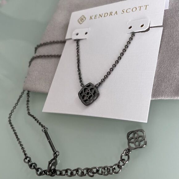 New Kendra Scott Decklyn Gunmetal Pendant Necklace - Picture 4 of 6